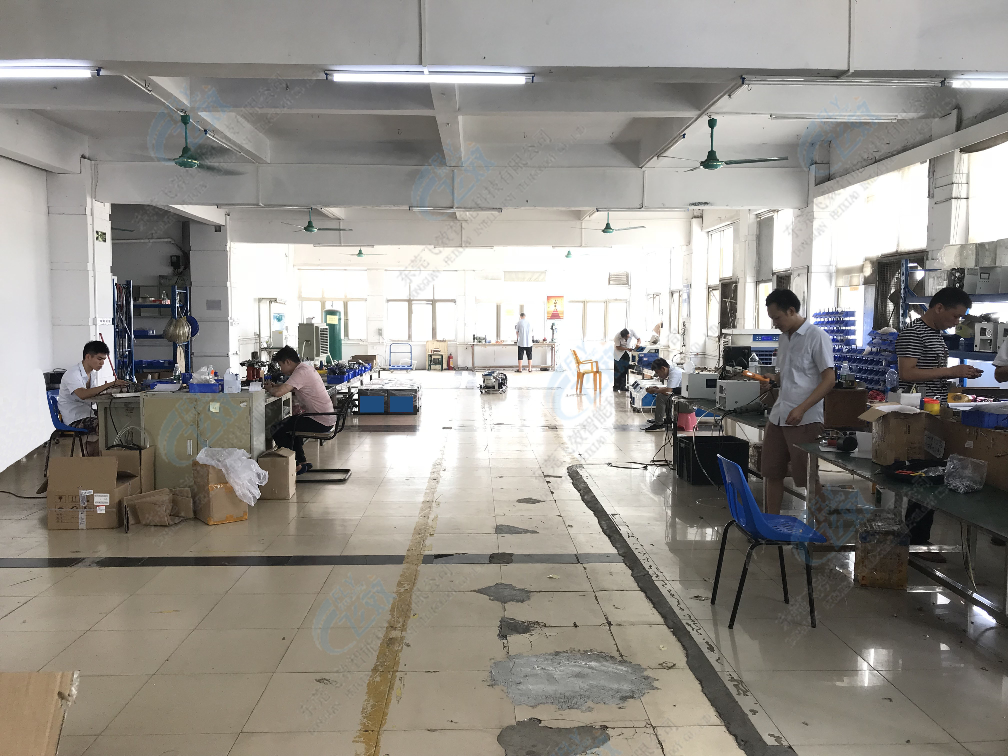 拉釘機(jī)生產(chǎn)現(xiàn)場  拉鉚機(jī)生產(chǎn)現(xiàn)場