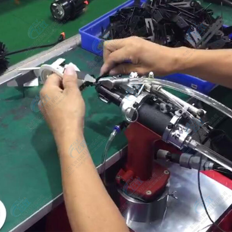 自動拉鉚釘設(shè)備廠家 自動拉鉚機廠家